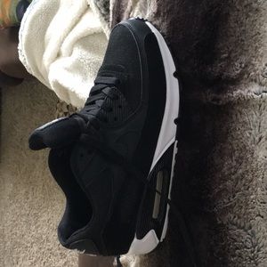 All black Air Max 90 Essential. Size 8.5
